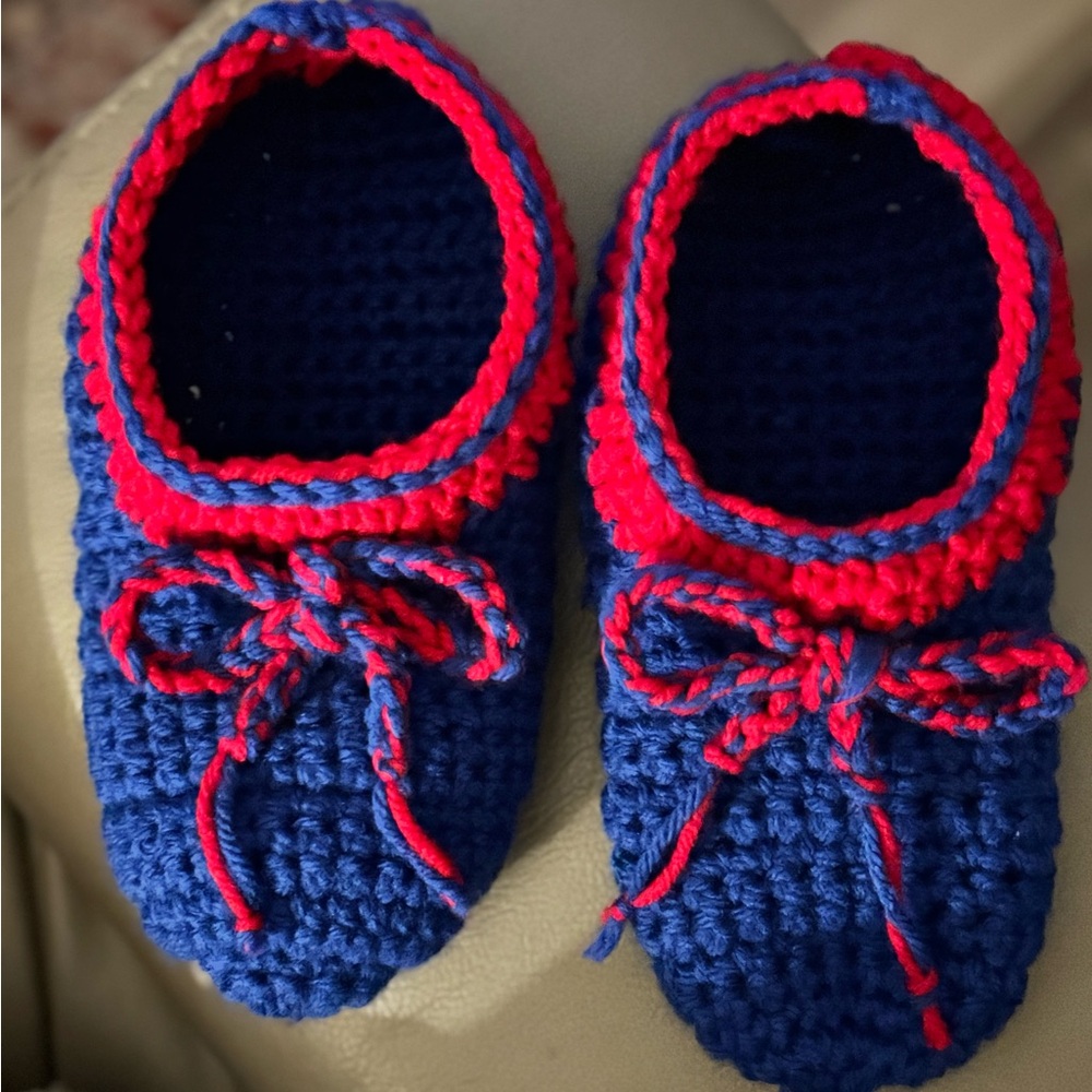 This item is a woman Bootie/Slipper Handmade and Crochet just for you.